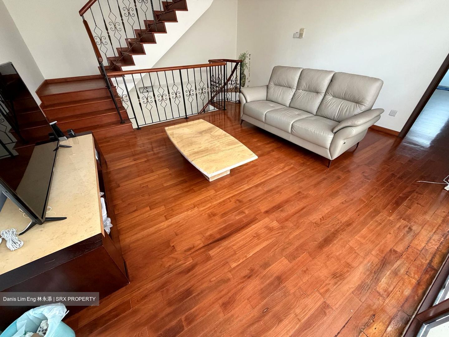 Phillips Avenue (D19), Semi-Detached #573036191